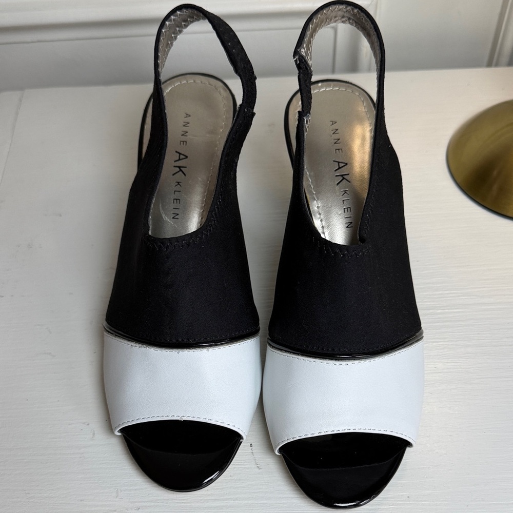 Anne Klein Black and White Open-Toe Slingback Mules. Size 6